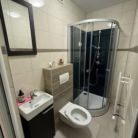 Hotelzimmer Mit Kueche Eigenes Bad-dusche *